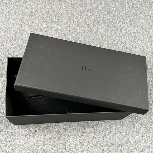 🎬CHRISTIAN DIOR OFFSET SHADES🎬 - Picture 10 of 11